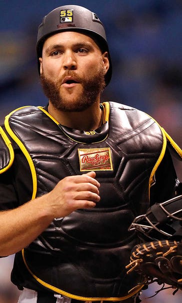Blue Jays make statement by signing veteran catcher Martin